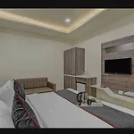 Super Hotel O Raas Near Near Paschim Vihar