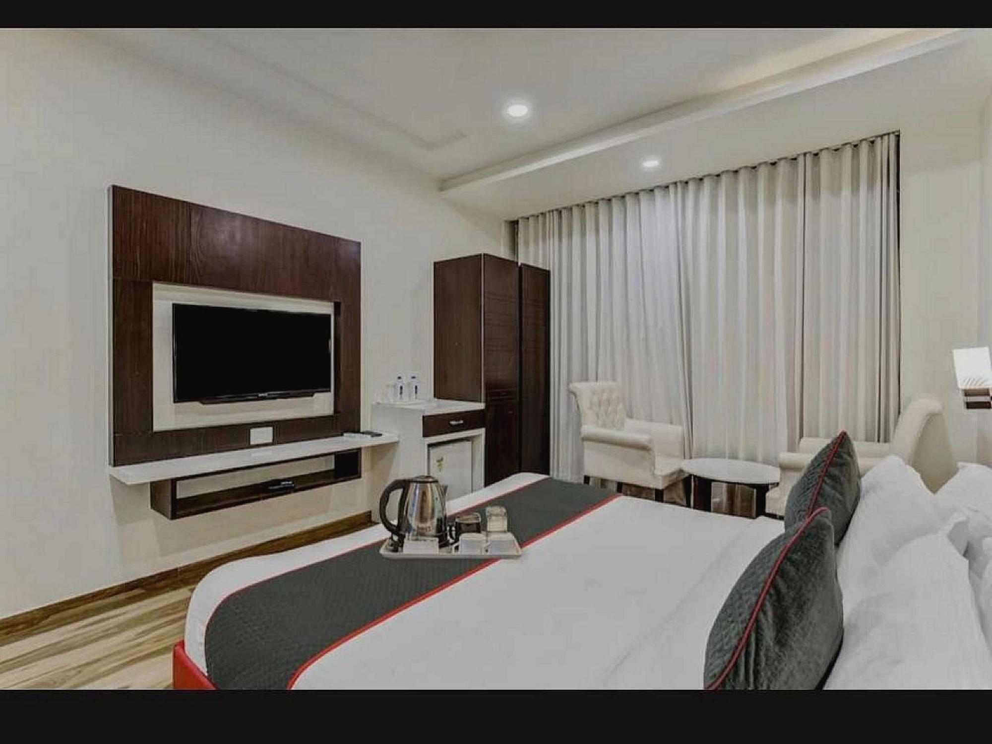 Hotel O Raas Near Near Paschim Vihar Delhi (National Capital Territory of India)