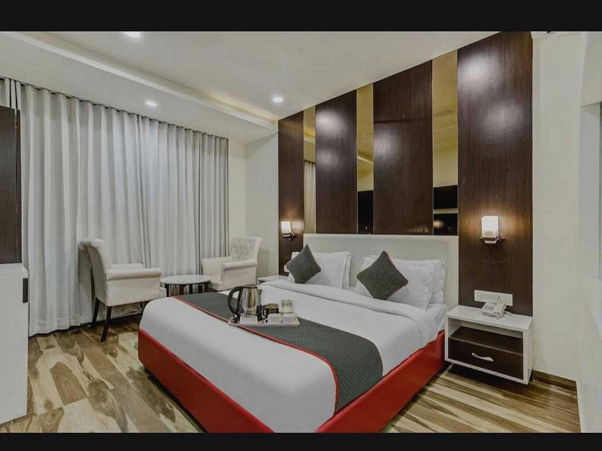 Hotel O Raas Near Near Paschim Vihar