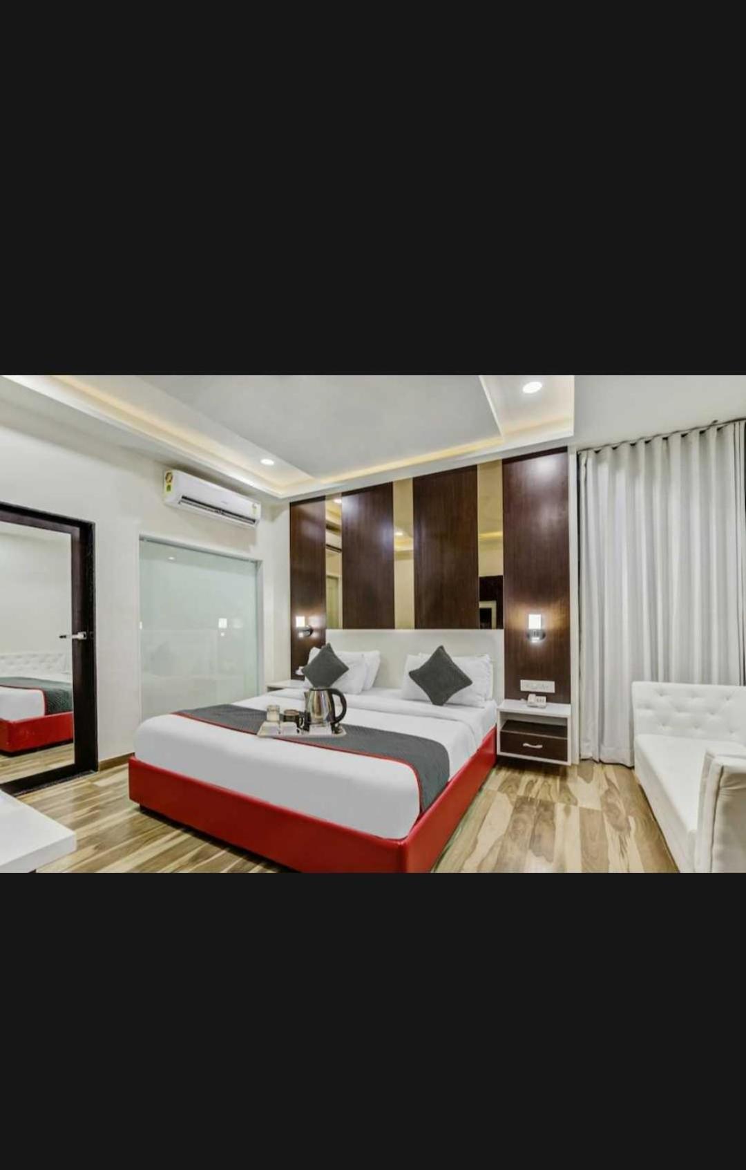 Hotel O Raas Near Near Paschim Vihar